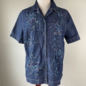 City Blues Denim Button Down Shirt Size M EUC